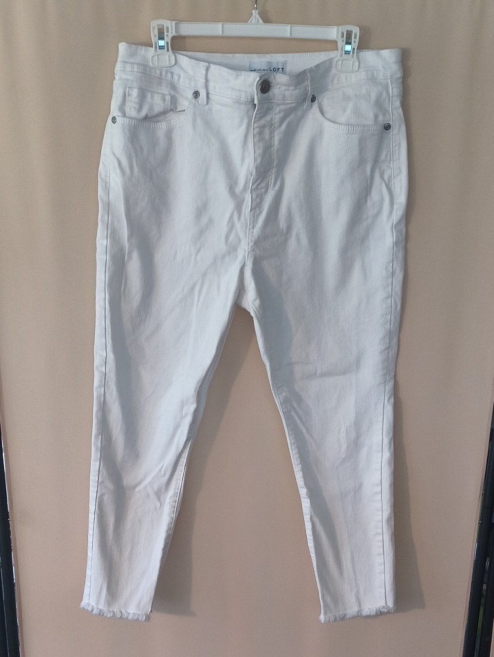 LOFT White Cropped The Skinny Jeans Size 32/14